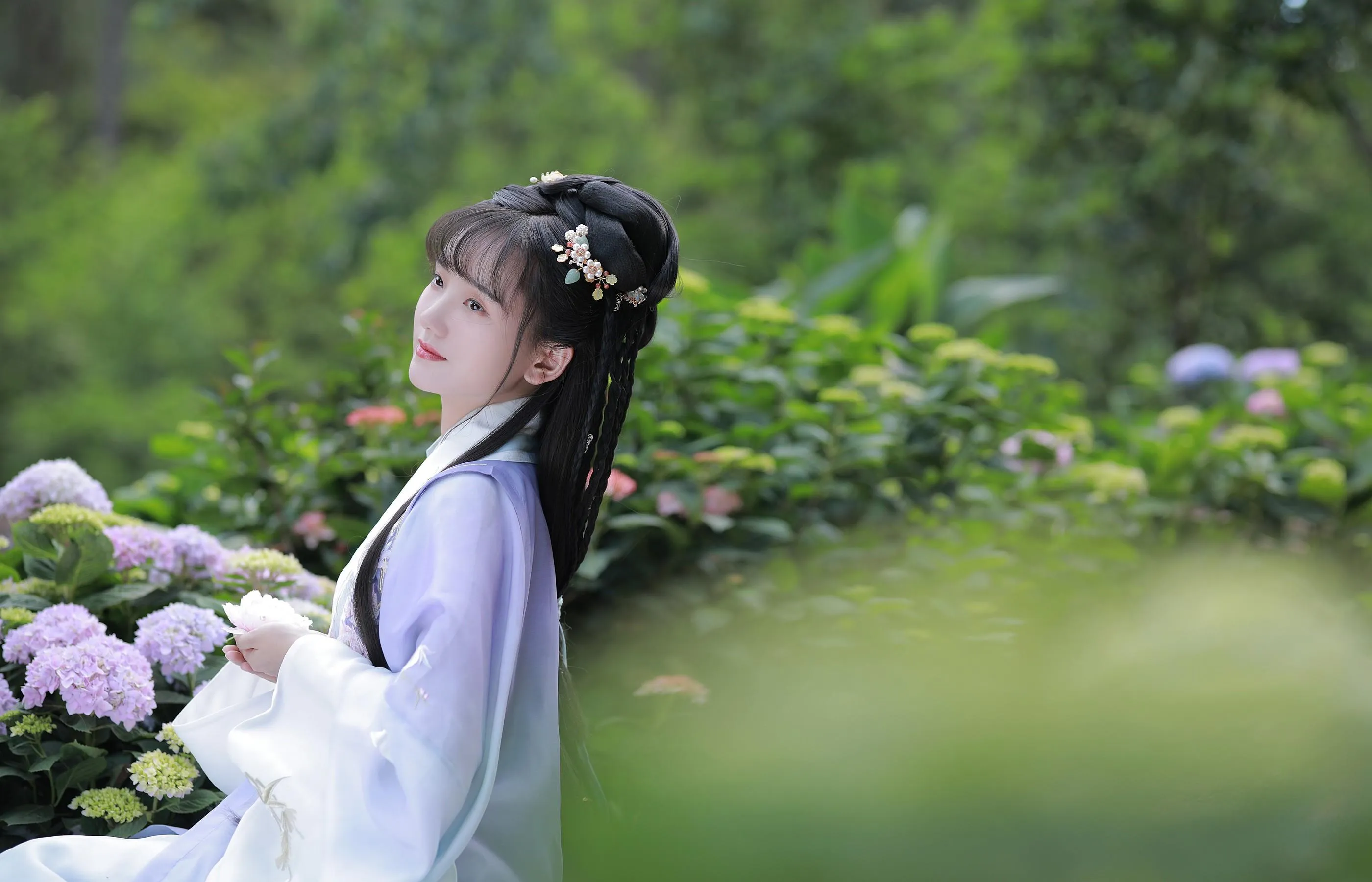 [艺图语] 2022.07.01 风有约，花不误 甜甜阑 [22P]插图